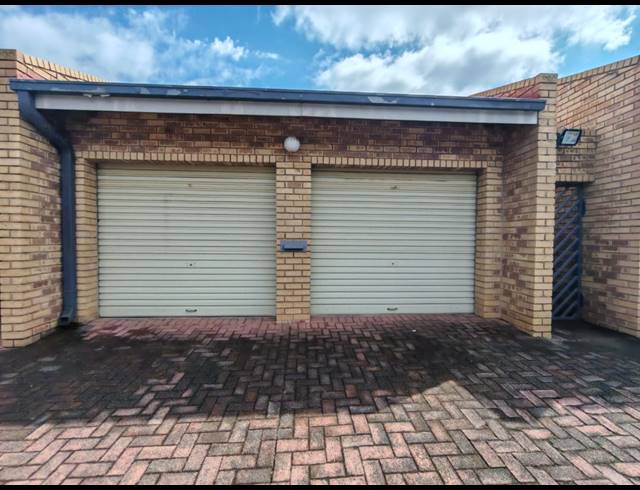 3 BEDROOM TOWNHOUSE FOR SALE IN THREE RIVERS